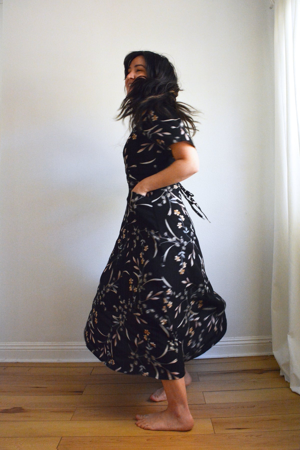 Hughes Dress Hack: Sideseam Zipper with No Buttons Up the Front